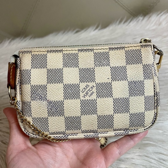 Authentic Louis Vuitton Pochette - Picture 6 of 16